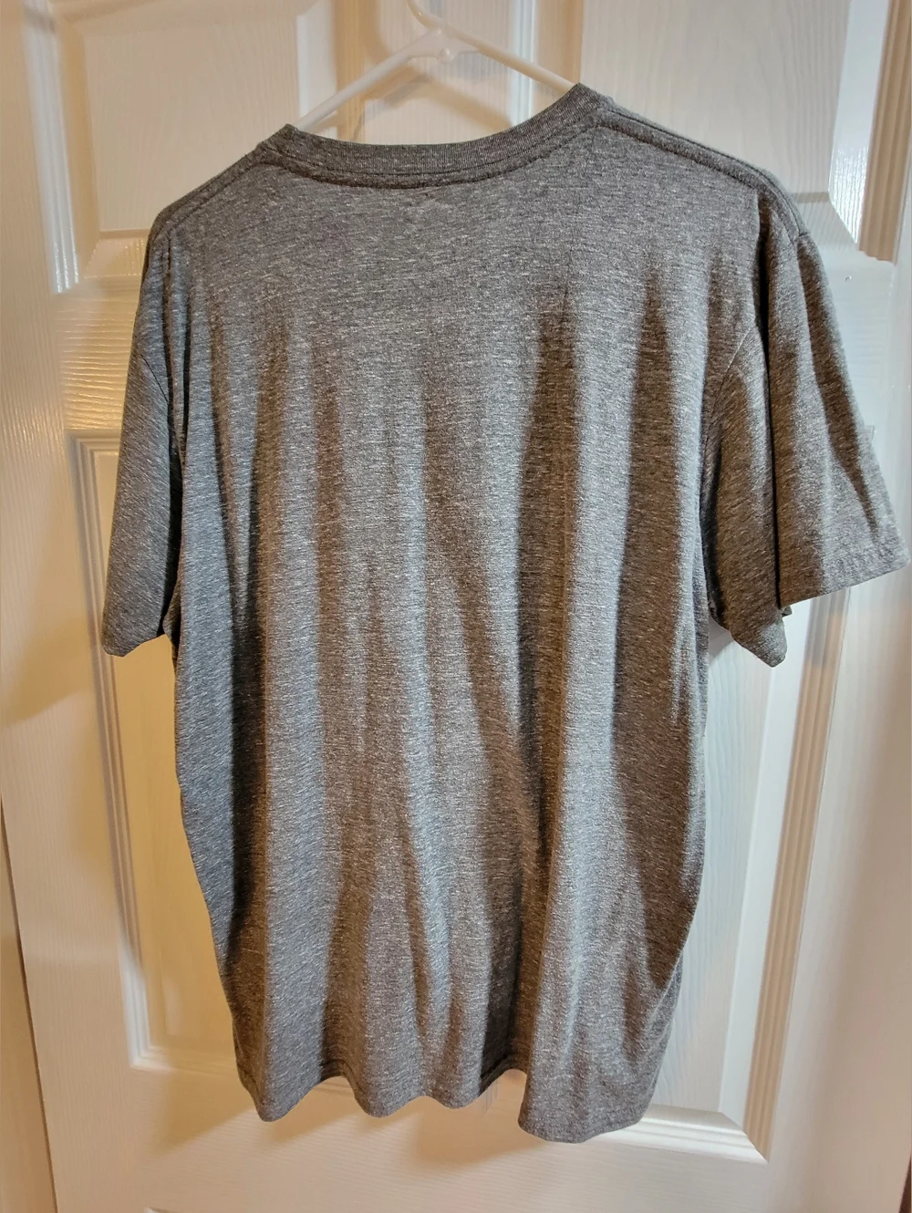 NFL Patriots Super Bowl XLIX Champions tee. This gray shirt is a size L - Picture 3 of 3